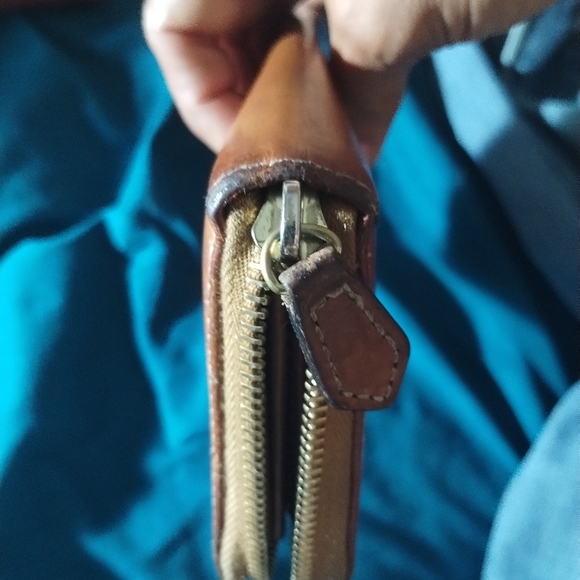 Dooney & Bourke Leather Wallet - Picture 9 of 9